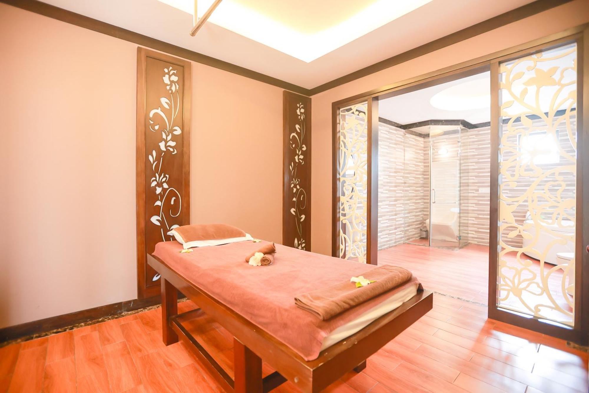 Muong Thanh Luxury Nhat Le Hotel Dong Hoi Dış mekan fotoğraf