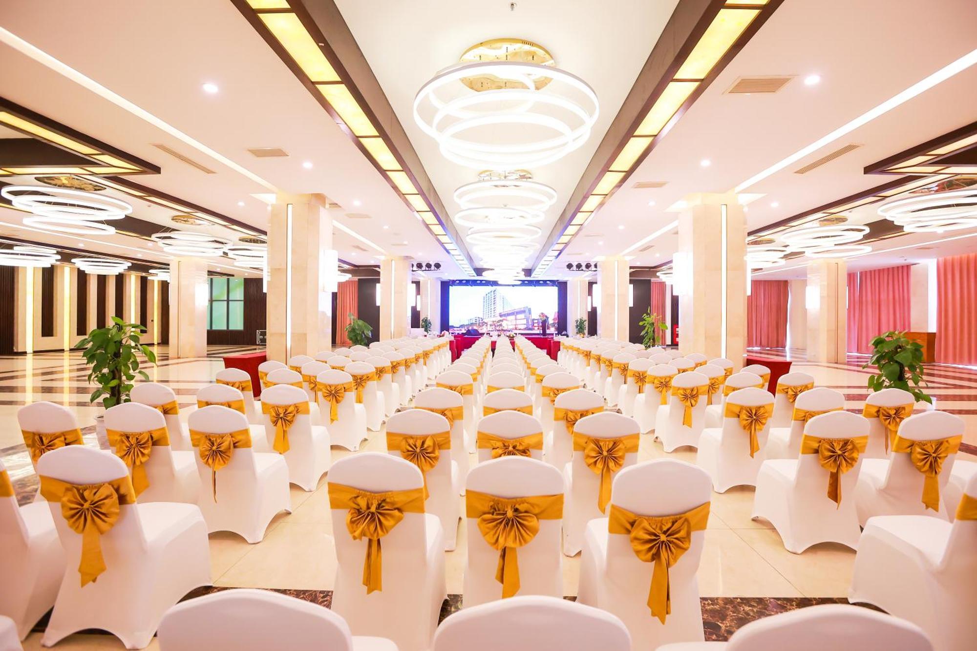 Muong Thanh Luxury Nhat Le Hotel Dong Hoi Dış mekan fotoğraf