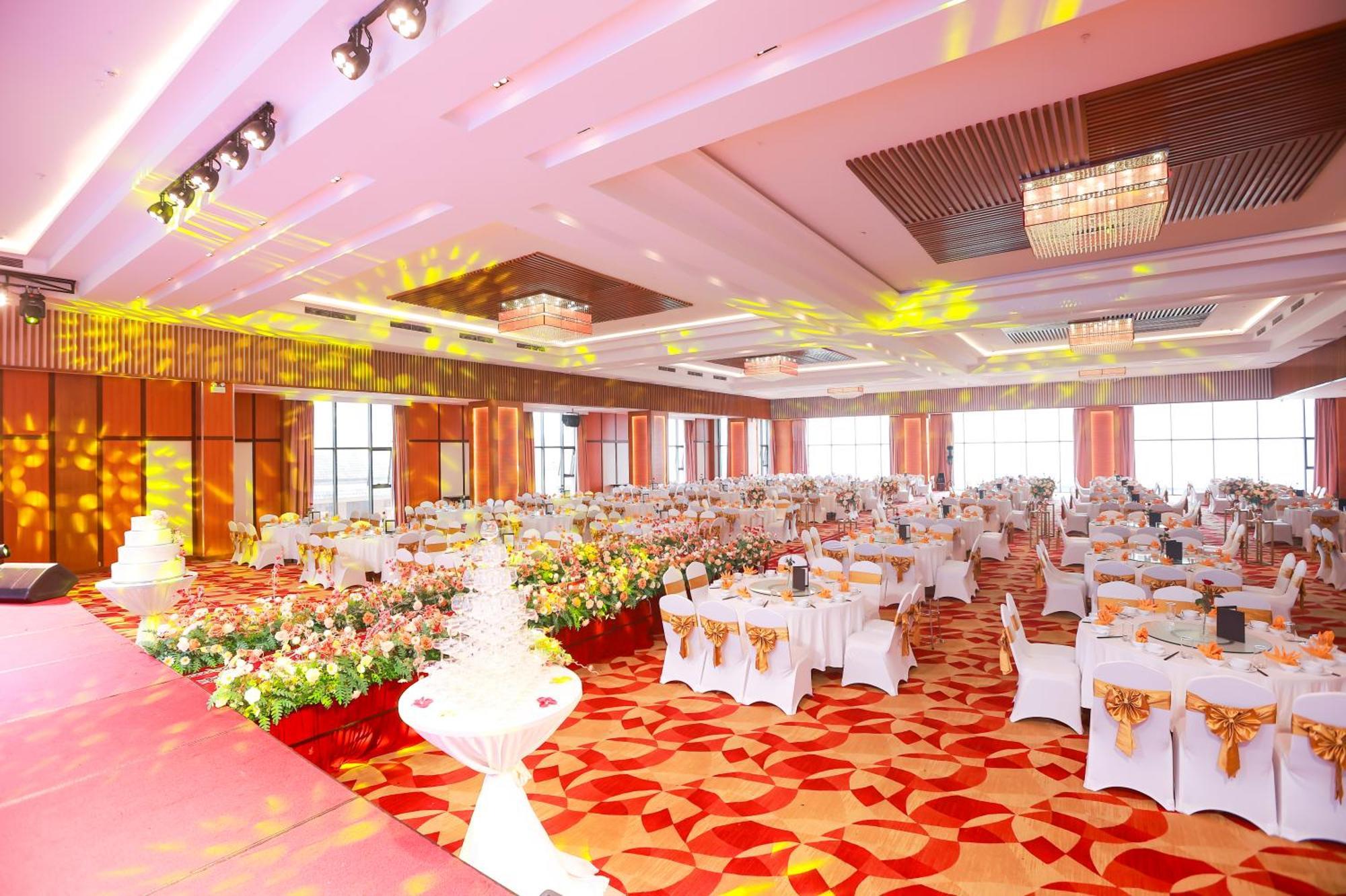 Muong Thanh Luxury Nhat Le Hotel Dong Hoi Dış mekan fotoğraf