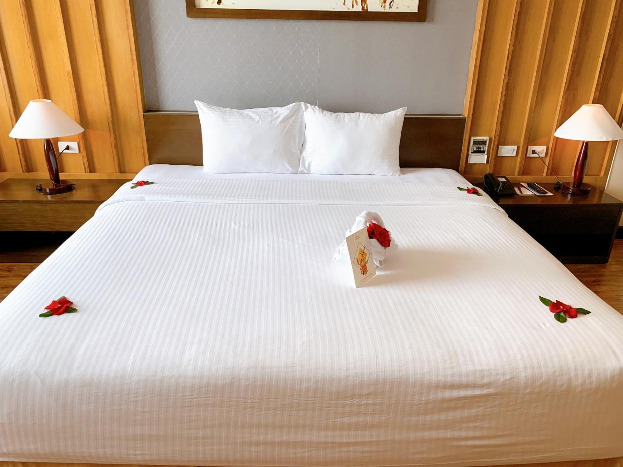Muong Thanh Luxury Nhat Le Hotel Dong Hoi Dış mekan fotoğraf