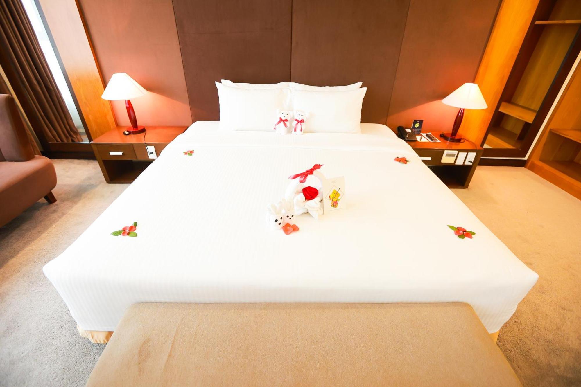 Muong Thanh Luxury Nhat Le Hotel Dong Hoi Dış mekan fotoğraf